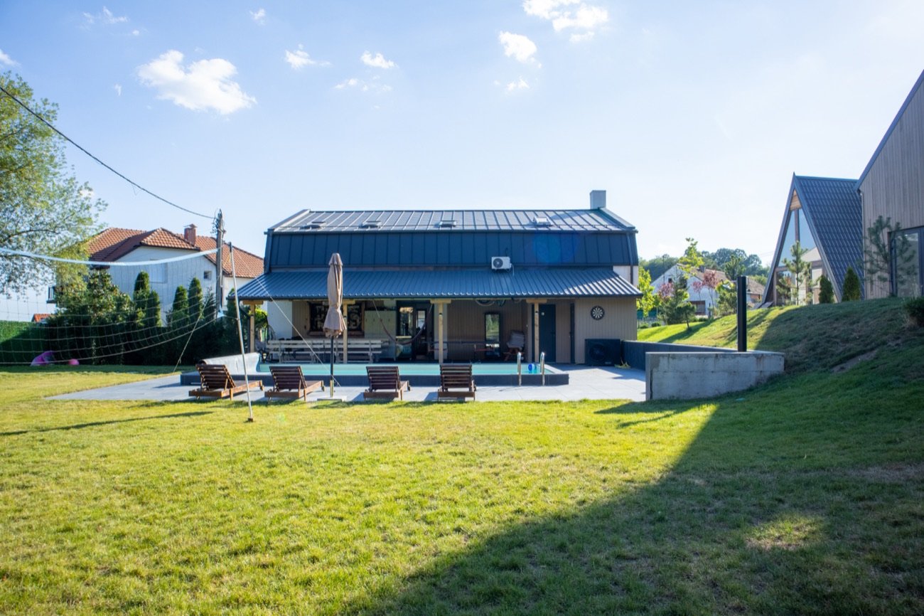 Velika kuća u kompleksu